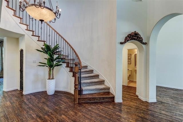 9823 Carriage Hill Lane - Photo 2