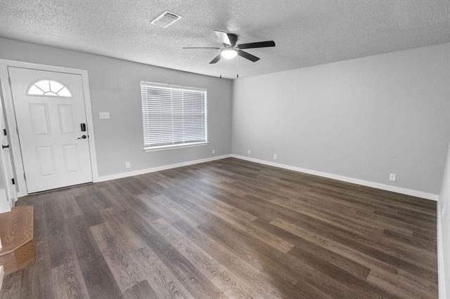 705 W Crawford Street - Photo 1