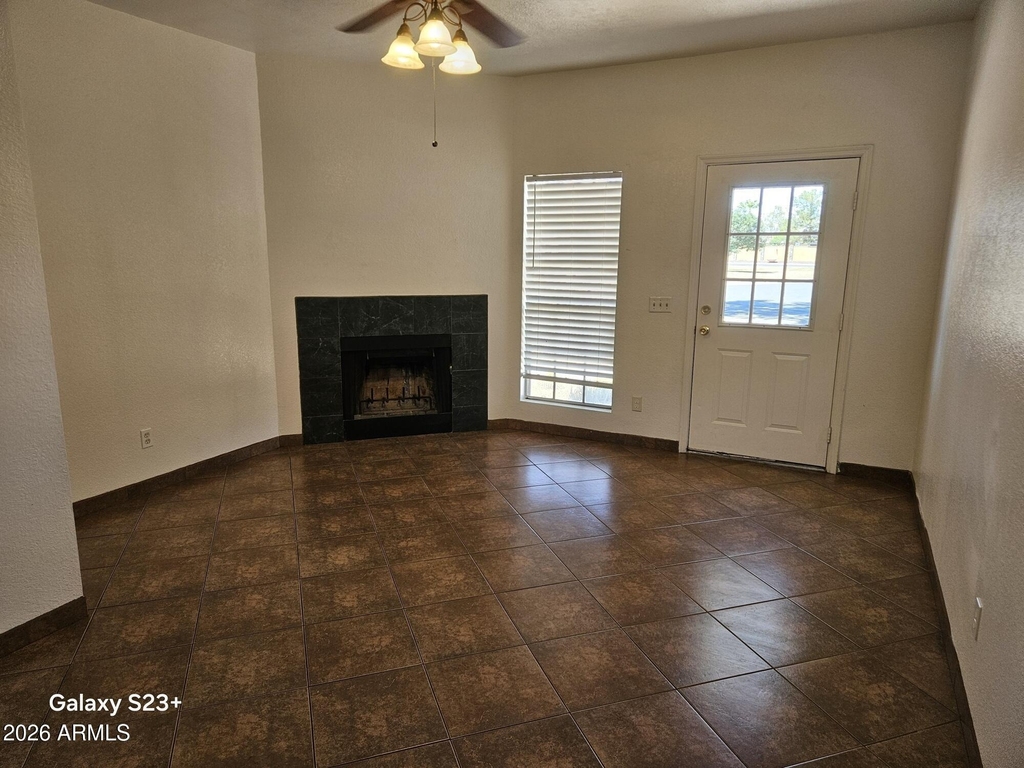 1600 N Saba Street - Photo 3