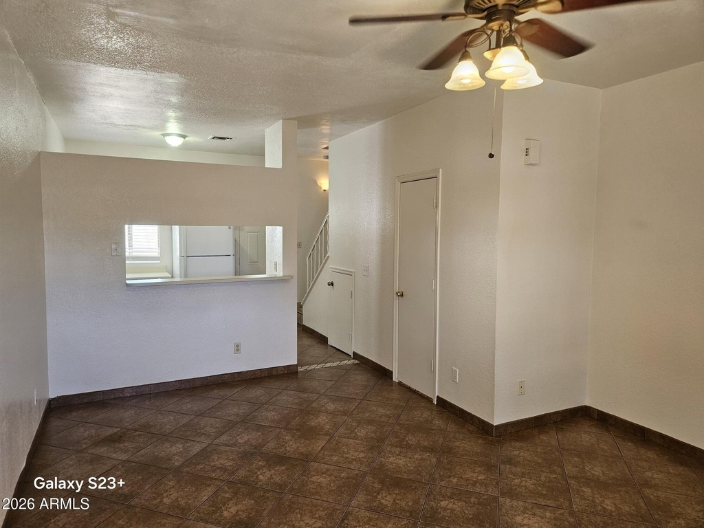 1600 N Saba Street - Photo 2