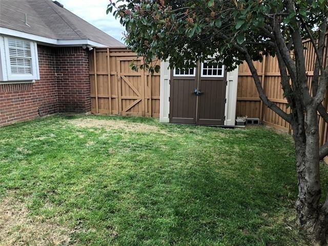 8301 Bells Street - Photo 22