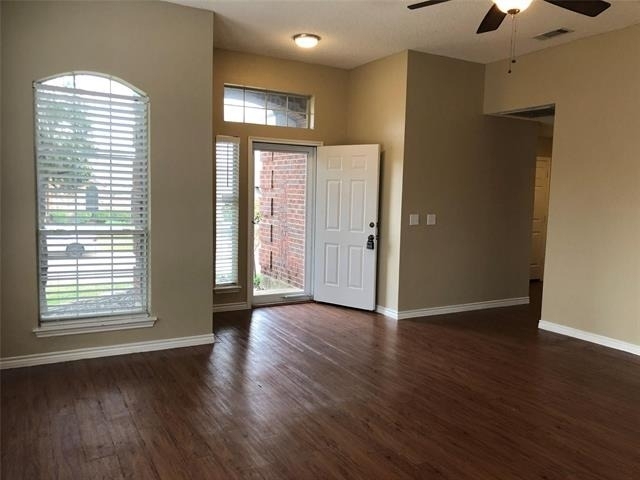 8301 Bells Street - Photo 3