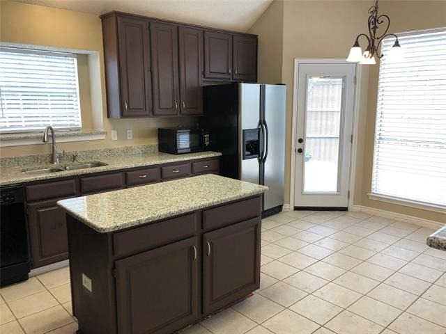 8301 Bells Street - Photo 9