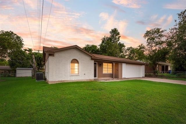 6048 Hillcrest Drive - Photo 2