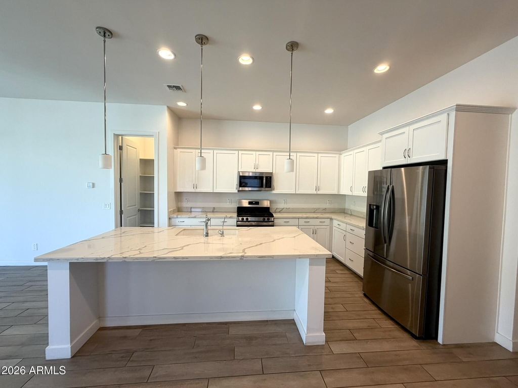 835 E Hopi Trail - Photo 2