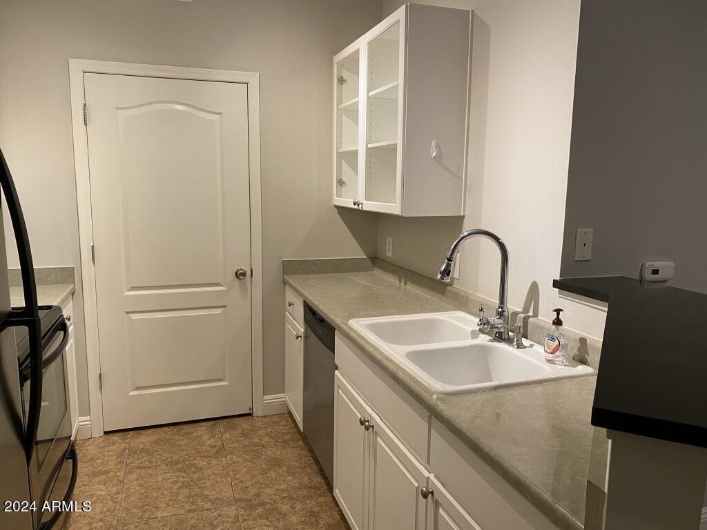 1701 E Colter Street - Photo 3
