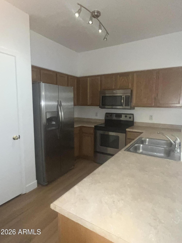 525 N Miller Road - Photo 2