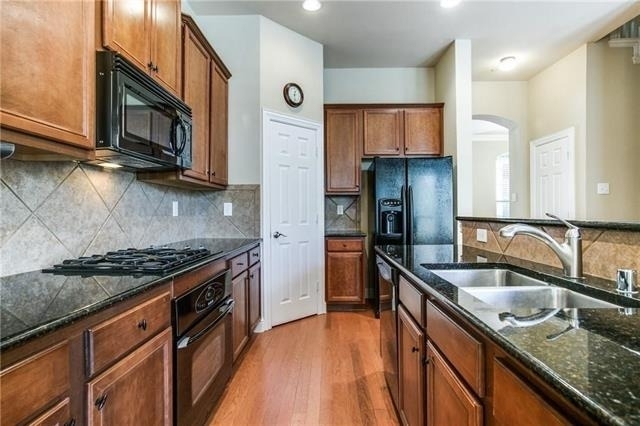 8613 Empire Boulevard - Photo 12
