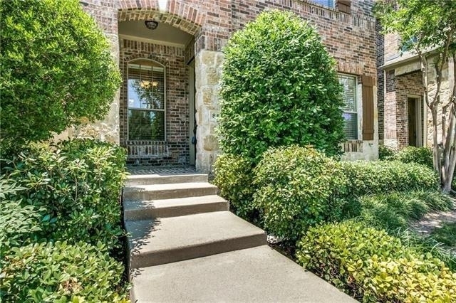 8613 Empire Boulevard - Photo 0