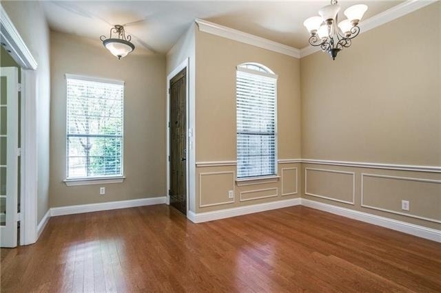 8613 Empire Boulevard - Photo 2