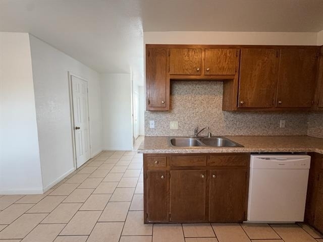 807 W Walnut Street - Photo 6