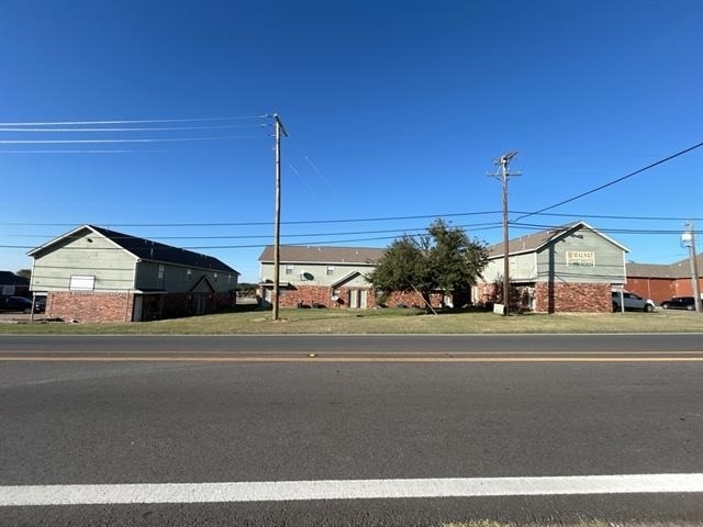 807 W Walnut Street - Photo 0