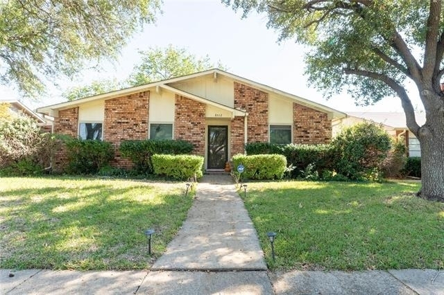 8512 Londonderry Lane - Photo 0