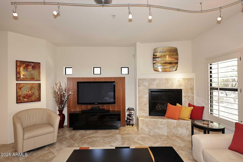 21320 N 56th Street - Photo 8