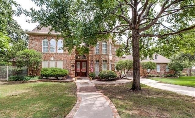 810 Pearl Drive - Photo 0