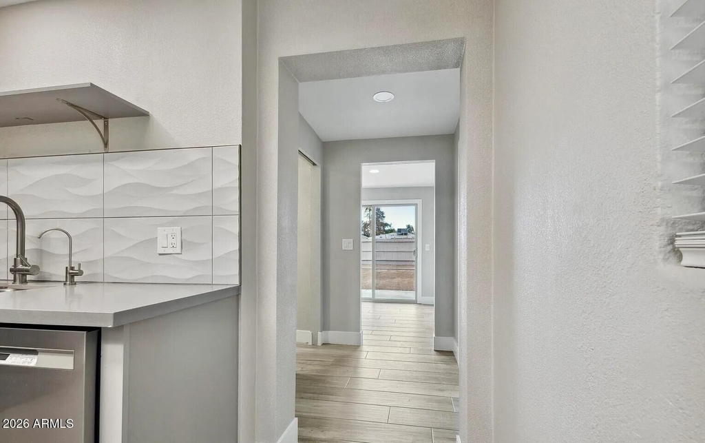 2068 E Howe Avenue - Photo 4