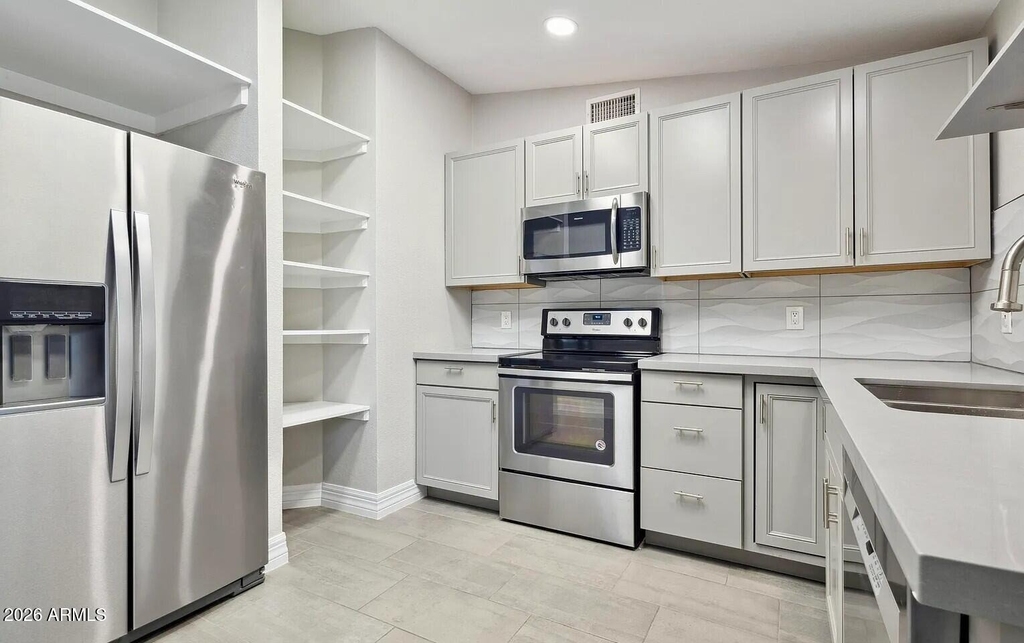 2068 E Howe Avenue - Photo 1