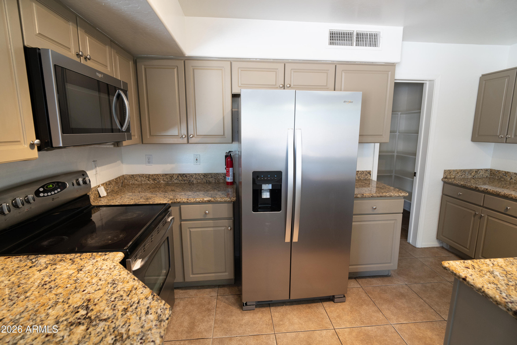 1492 N Saddle Street N - Photo 3