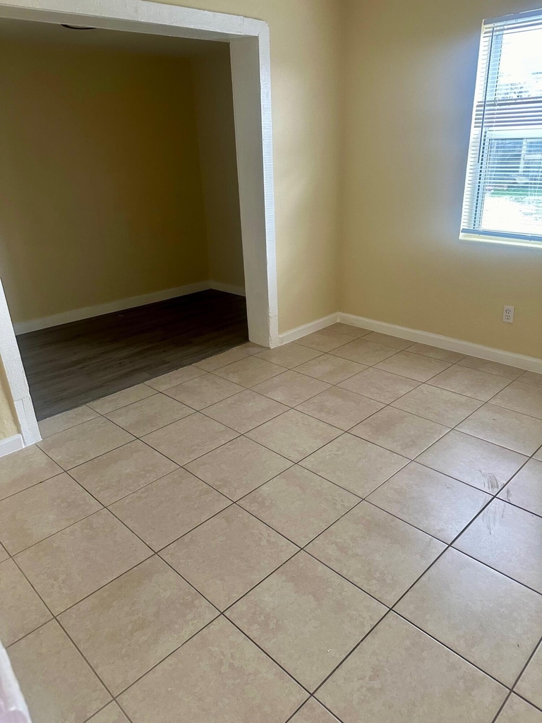 1521 N 59th Terrace - Photo 4