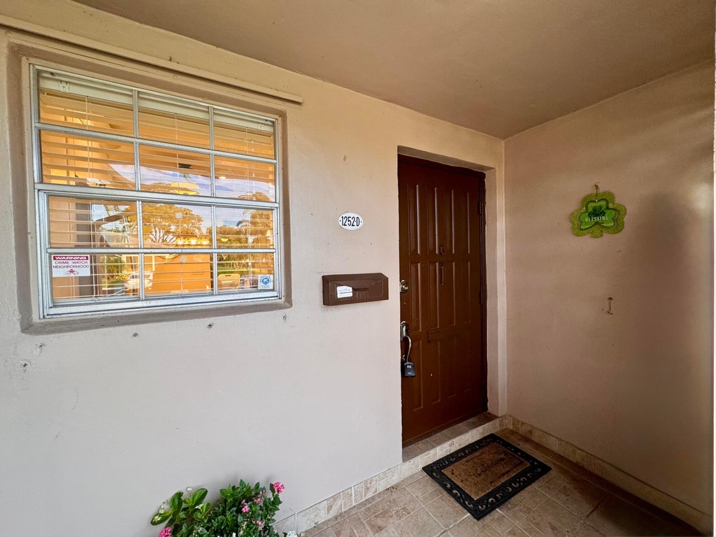 1252 W Club Dr Drive W - Photo 2
