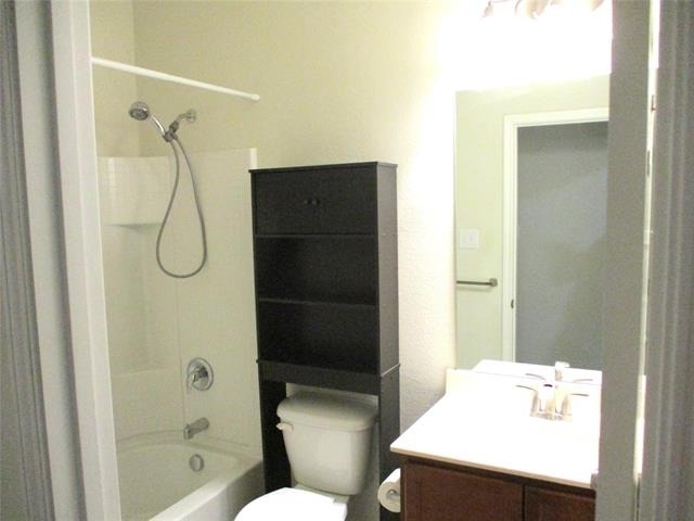 2424 Gelbray Place - Photo 3