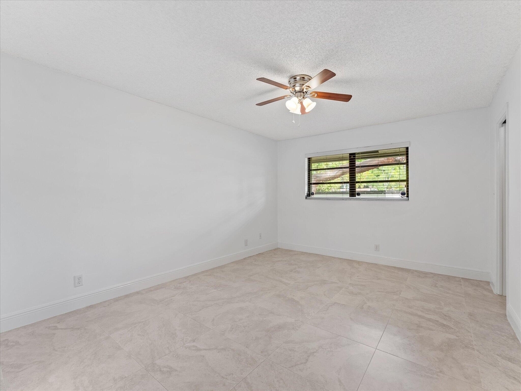 1821 Ne 40th Court - Photo 12