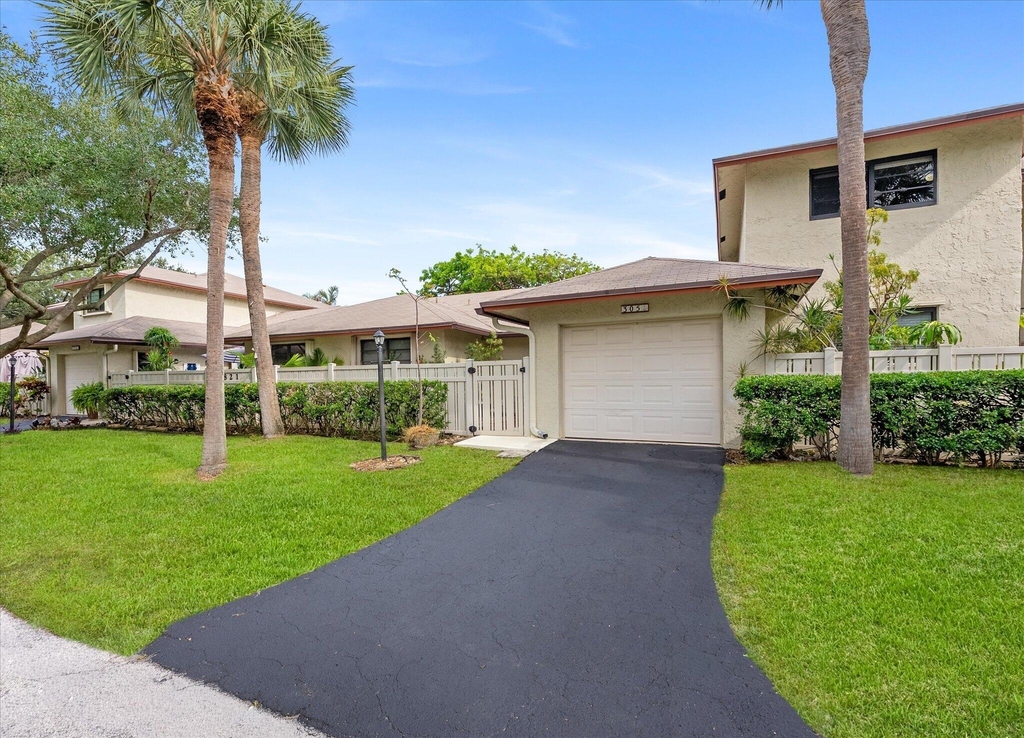 1821 Ne 40th Court - Photo 1