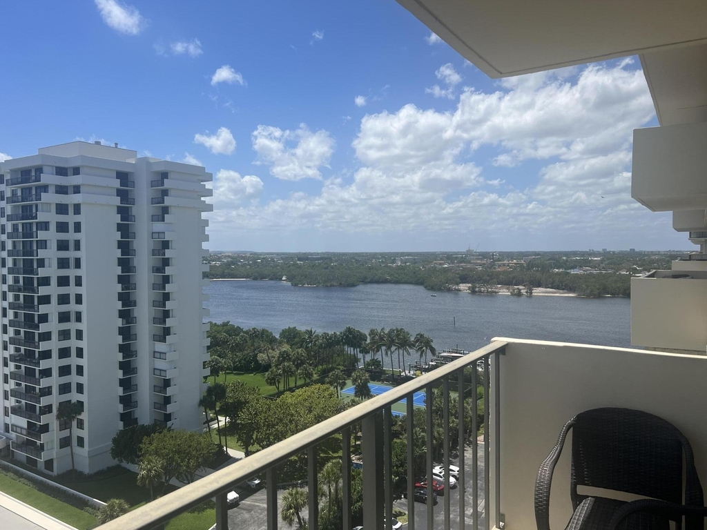 2121 N Ocean Boulevard - Photo 2