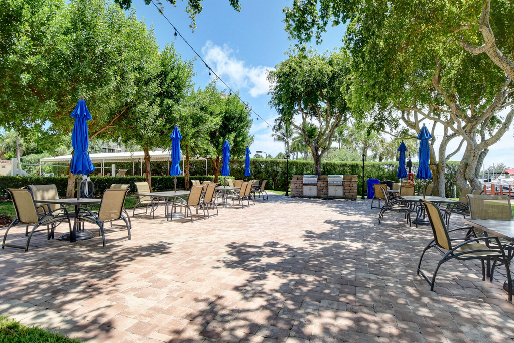 2121 N Ocean Boulevard - Photo 44