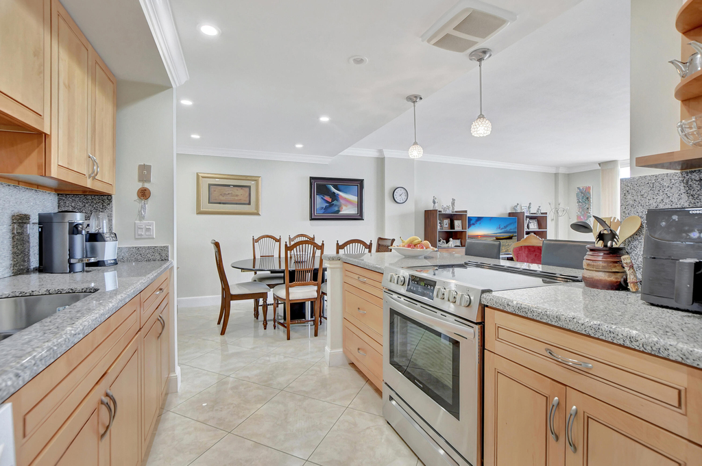 2121 N Ocean Boulevard - Photo 13