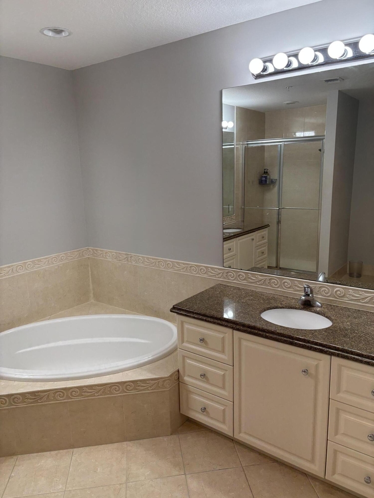 6 E Harbour Isle Dr Drive E - Photo 30