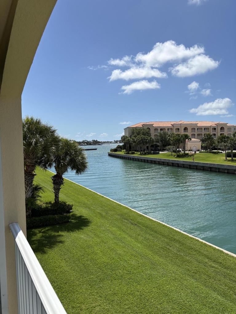 6 E Harbour Isle Dr Drive E - Photo 4