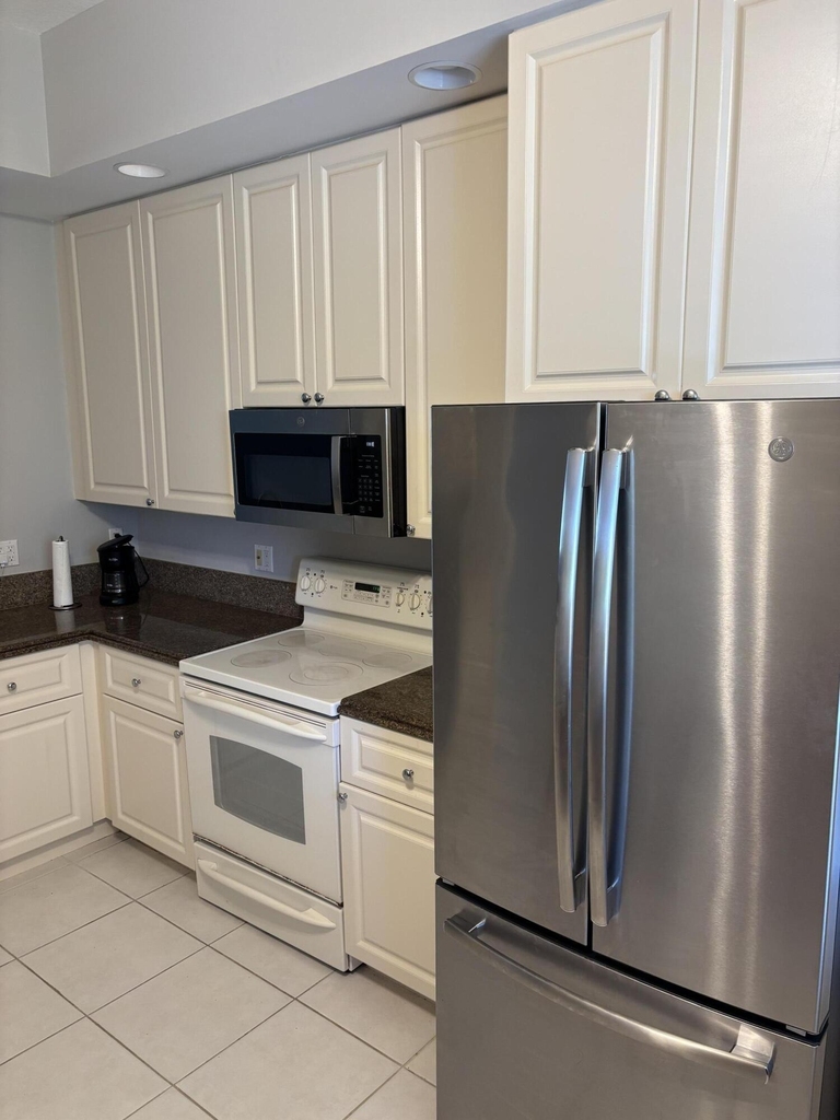6 E Harbour Isle Dr Drive E - Photo 20