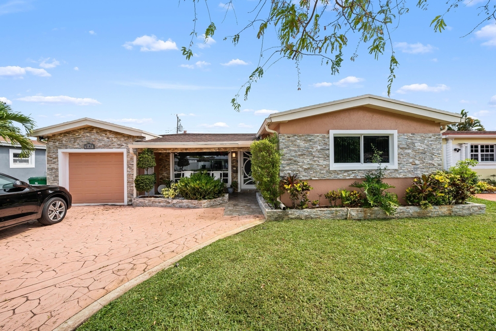 7649 Kismet Street - Photo 0