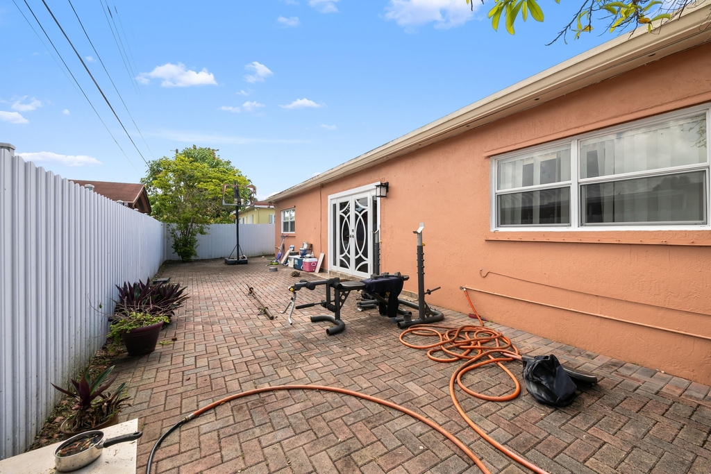 7649 Kismet Street - Photo 21
