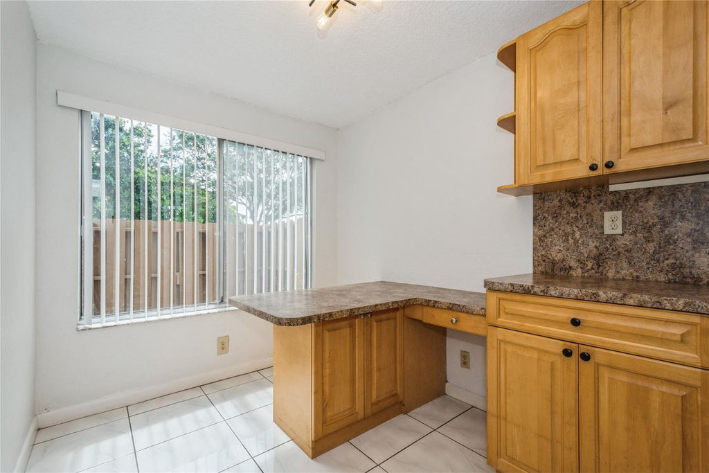 8208 Nw 8th Place Nw - Photo 10
