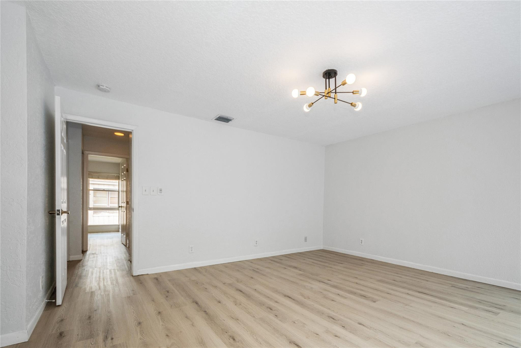 8208 Nw 8th Place Nw - Photo 15