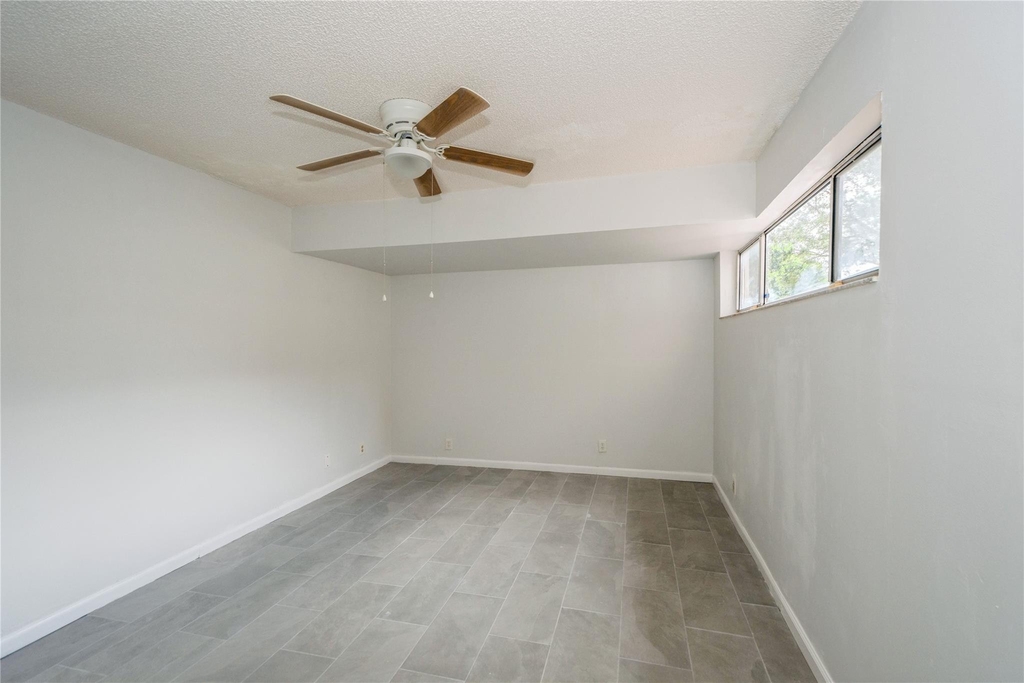 8208 Nw 8th Place Nw - Photo 11