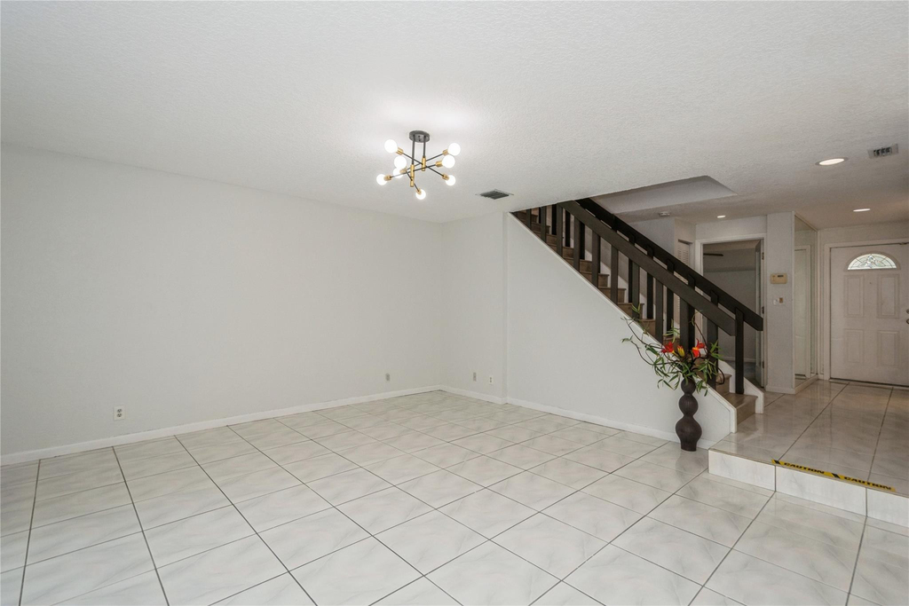 8208 Nw 8th Place Nw - Photo 2