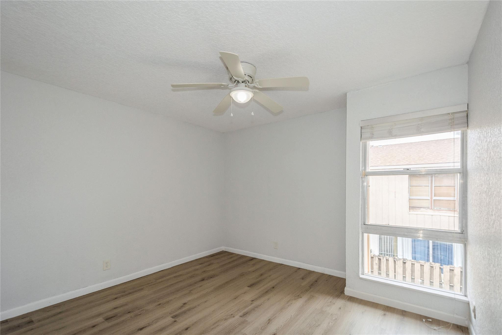 8208 Nw 8th Place Nw - Photo 24