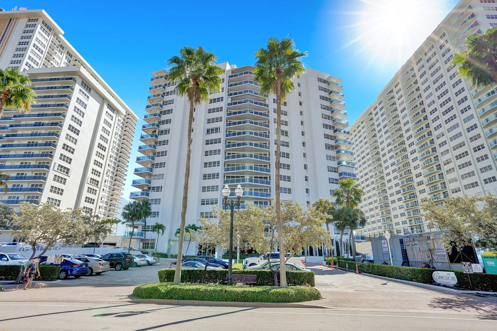 3430 Galt Ocean Drive - Photo 52