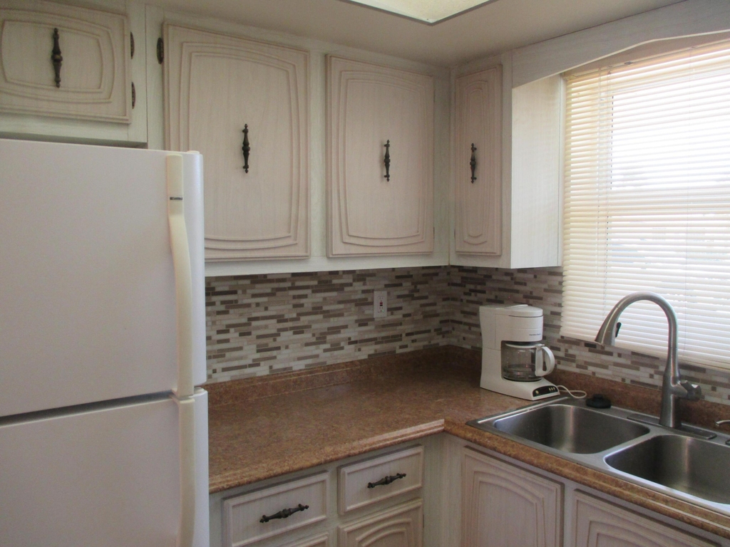 2715 Emory Drive E - Photo 2