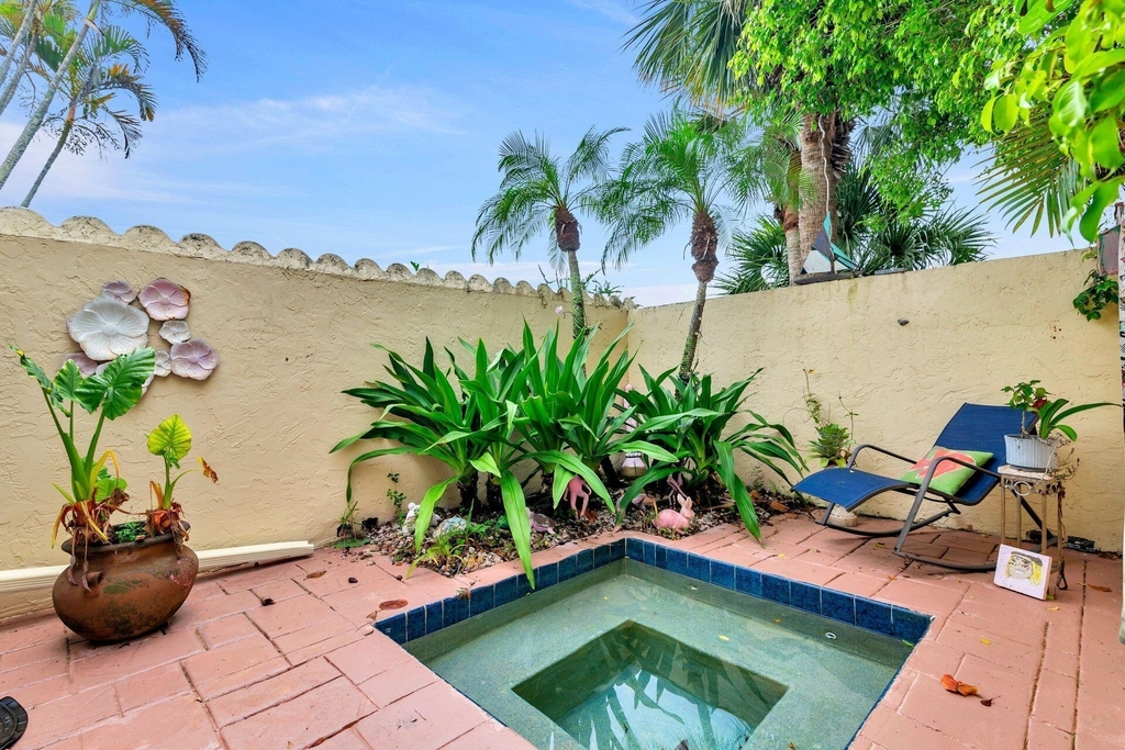9358 Heathridge Drive - Photo 22