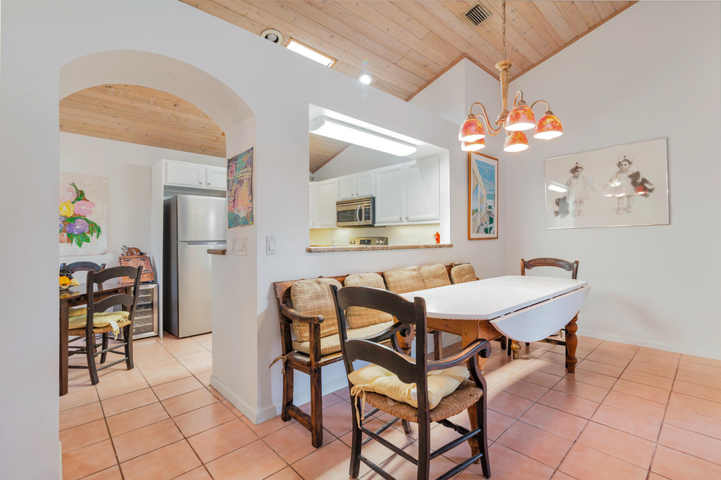 9358 Heathridge Drive - Photo 4