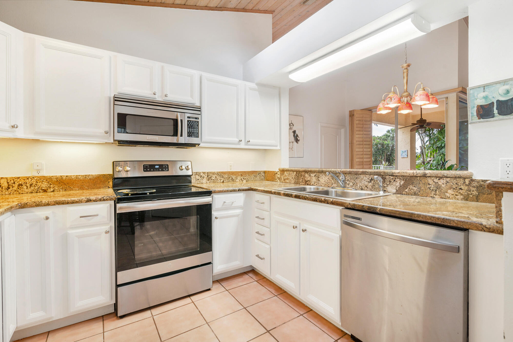 9358 Heathridge Drive - Photo 6