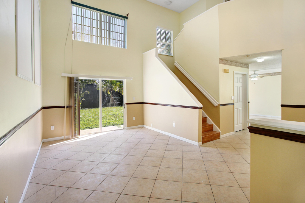 401 Nw 203rd Avenue Sw - Photo 1