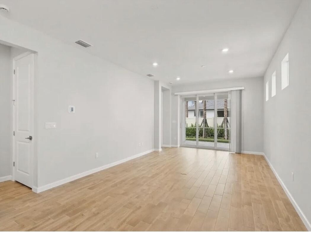4520 Jolly Roger Manor - Photo 8