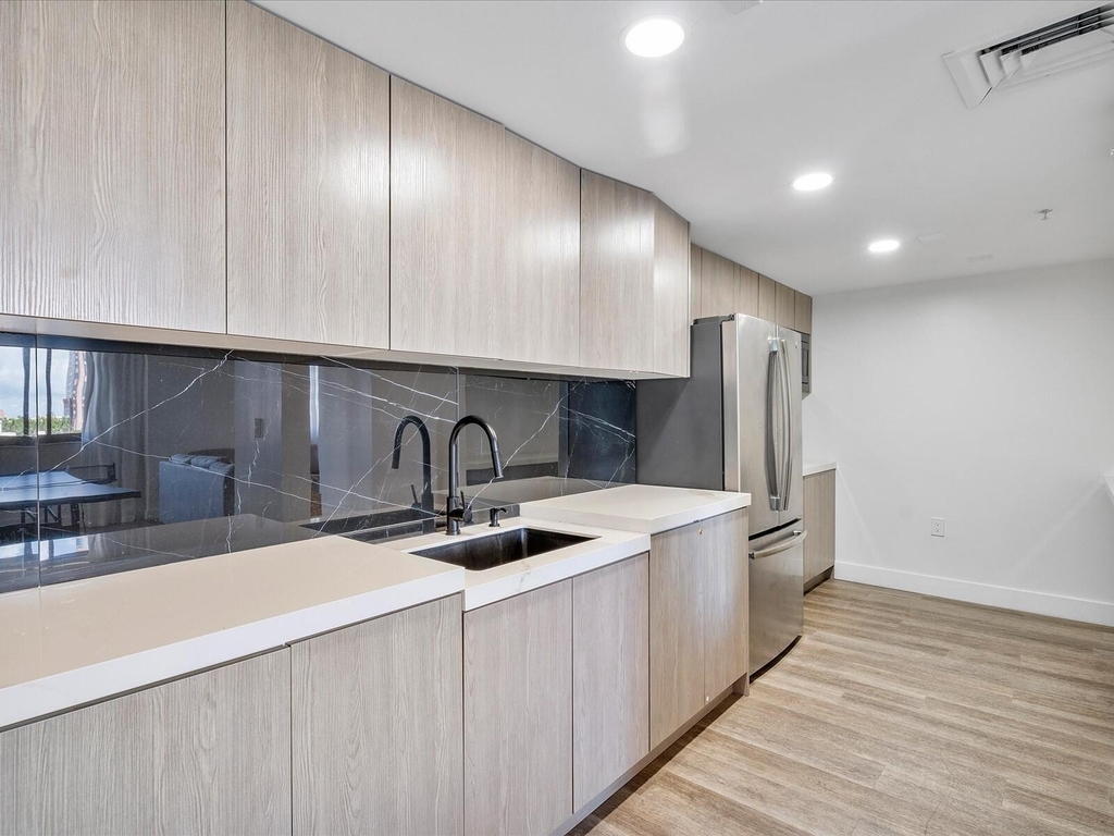 100 N Federal Highway - Photo 51