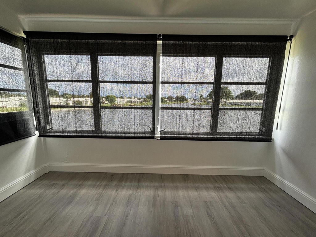 1112 Lake Terrace - Photo 15