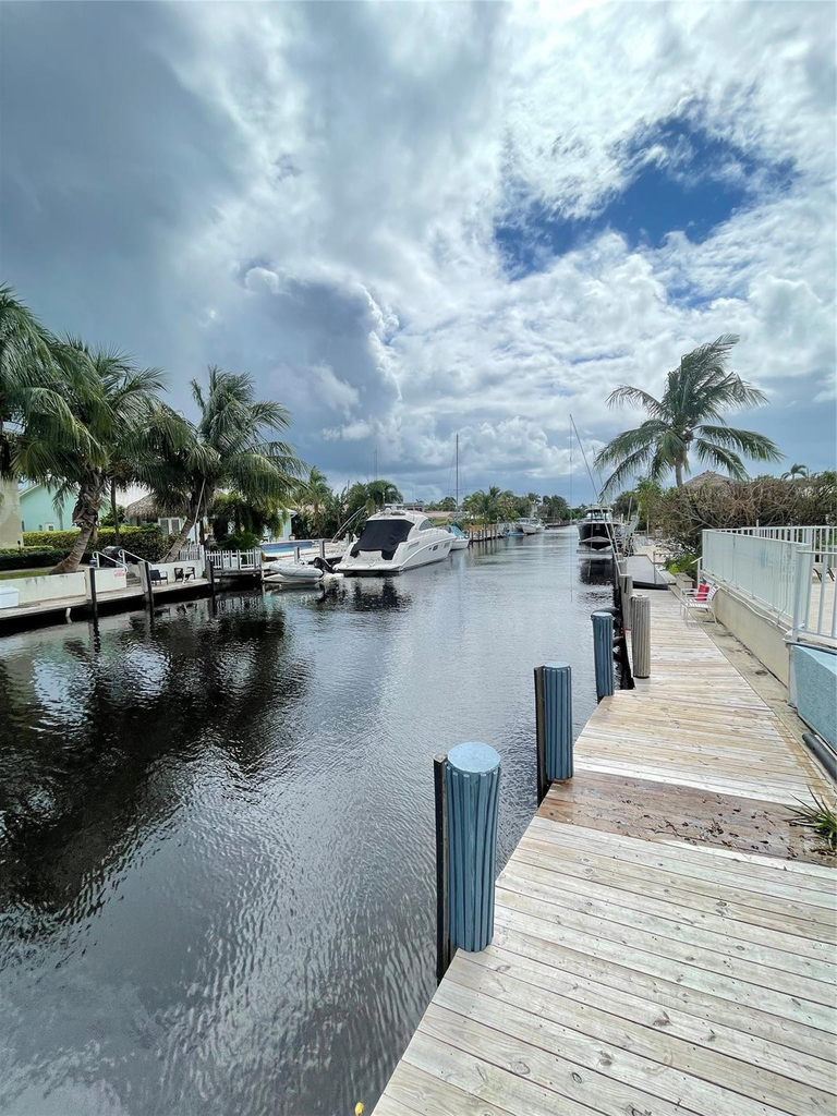 2708 Ne 14th Street Causeway - Photo 7